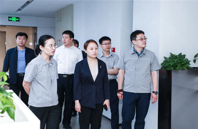 2023年5月15日，河北建材职业技术学院党委书记张明莉一行到asiagame北京集团进行校企合作交流。